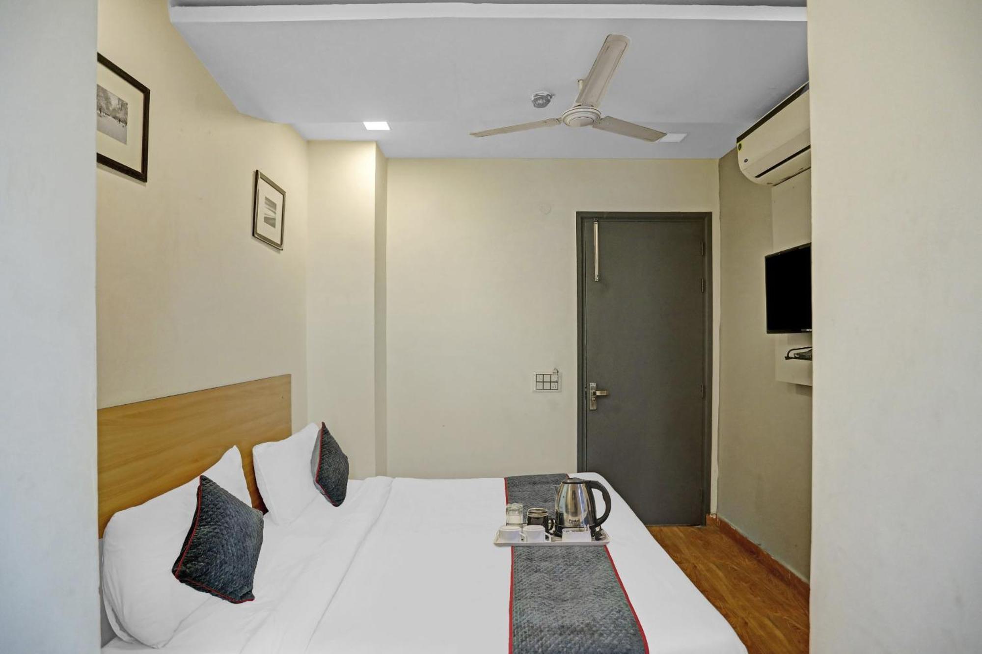 ホテル Super Townhouse Mannat Rohini 16 デリー エクステリア 写真