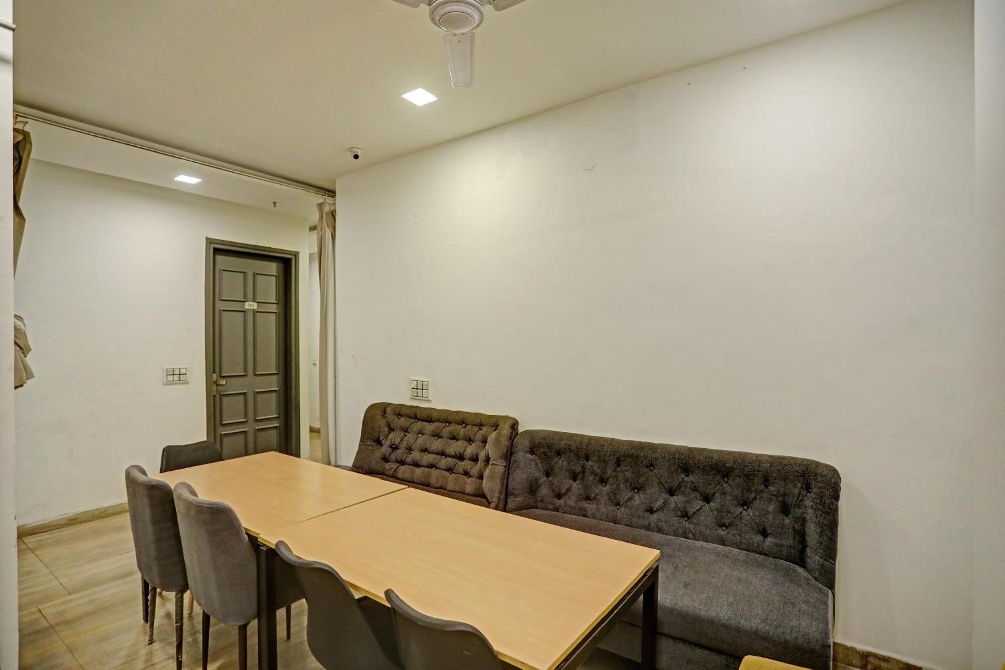 ホテル Super Townhouse Mannat Rohini 16 デリー エクステリア 写真