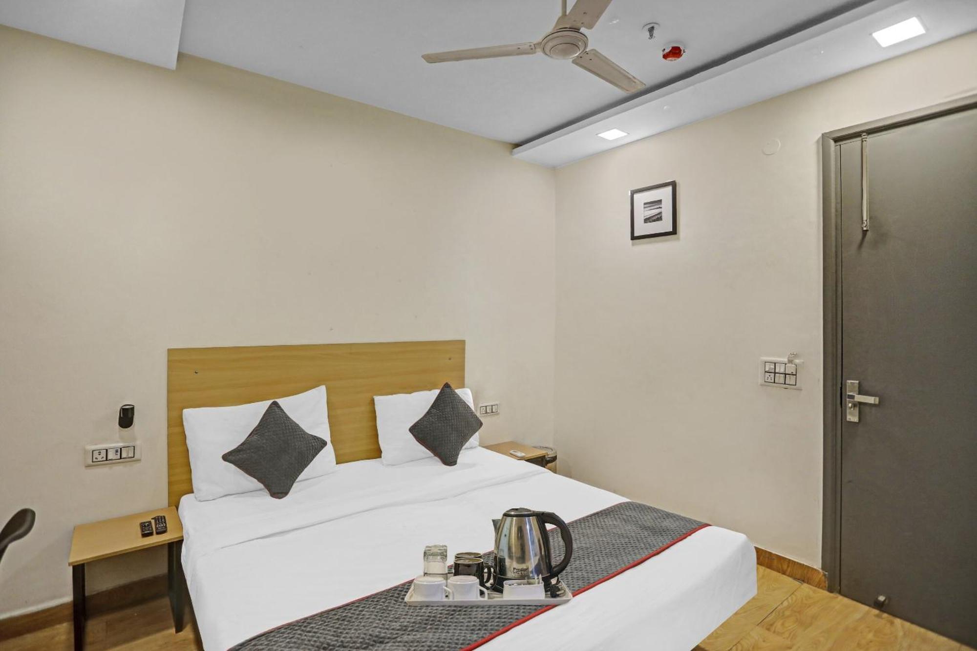 ホテル Super Townhouse Mannat Rohini 16 デリー エクステリア 写真